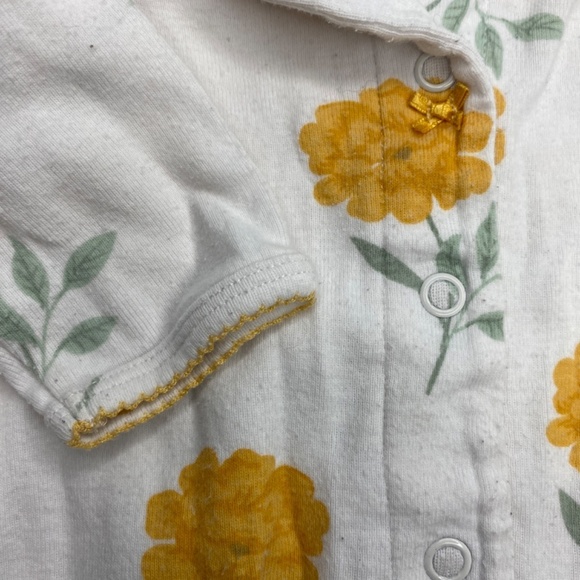 Carter’s Floral Sleeper Pajamas 6 months with hat - Picture 10 of 10